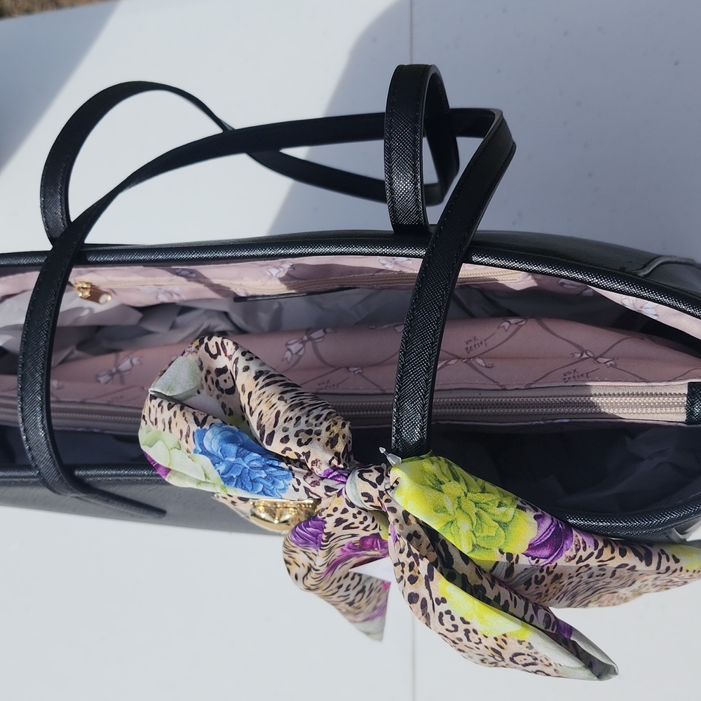 NWT BLACK BETSEY JOHNSON TOTE W/SCARF AND POUCH - Picture 6 of 8